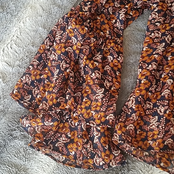 En Creme Floral Boho Shirt NWT - Picture 2 of 7